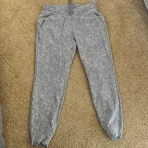 Lululemon - Sz 8 - jacquard grey joggers
